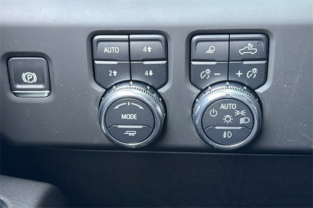 New 2025 GMC Sierra 3500 Denali w/ Denali Reserve Package image 31