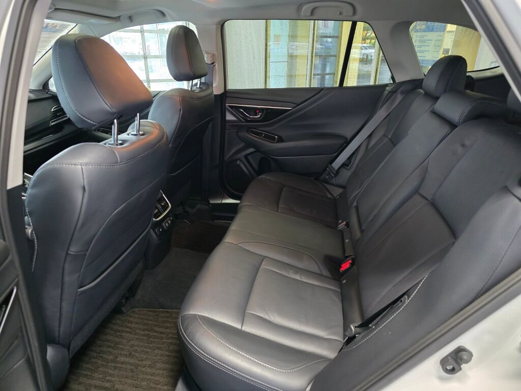 Used 2022 Subaru Outback Limited image 37