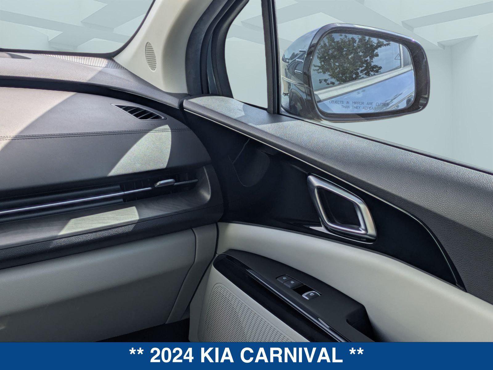 Used 2024 Kia Carnival EX FWD image 19