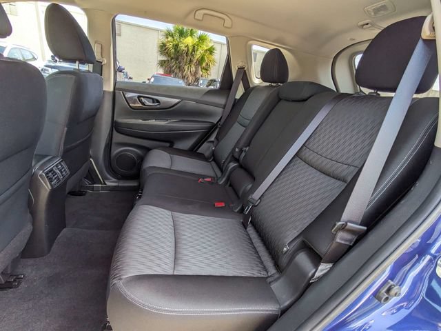 Used 2019 Nissan Rogue SV w/ Premium Package FWD image 16