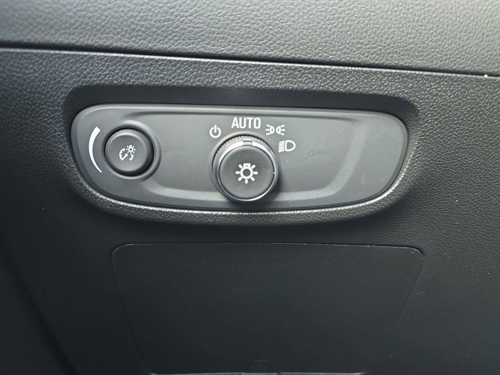 Used 2024 Buick Encore GX Avenir w/ Avenir Technology Package image 25