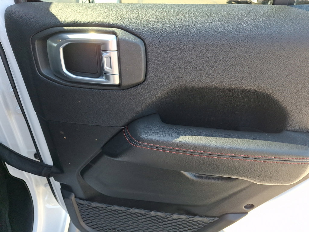 Used 2022 Jeep Gladiator Rubicon w/ Cold Weather Group image 14