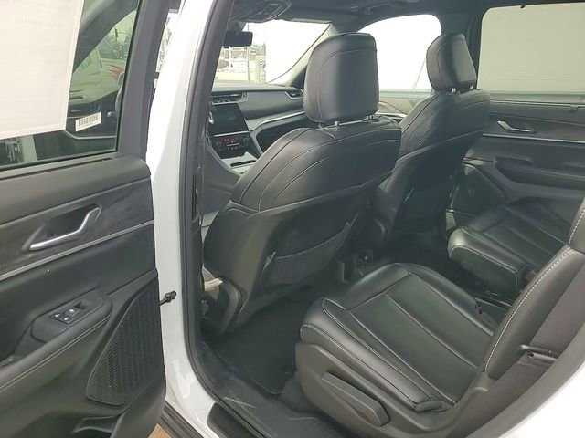 Used 2024 Jeep Grand Cherokee L Limited w/ Luxury Tech Group II image 30