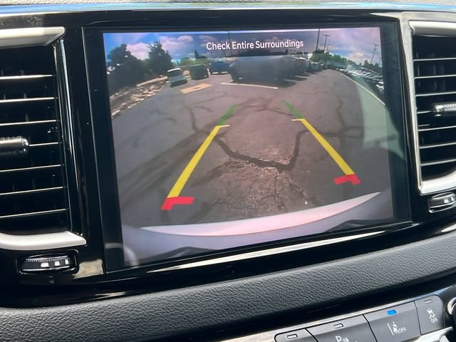 Used 2023 Chrysler Pacifica Touring-L FWD image 24