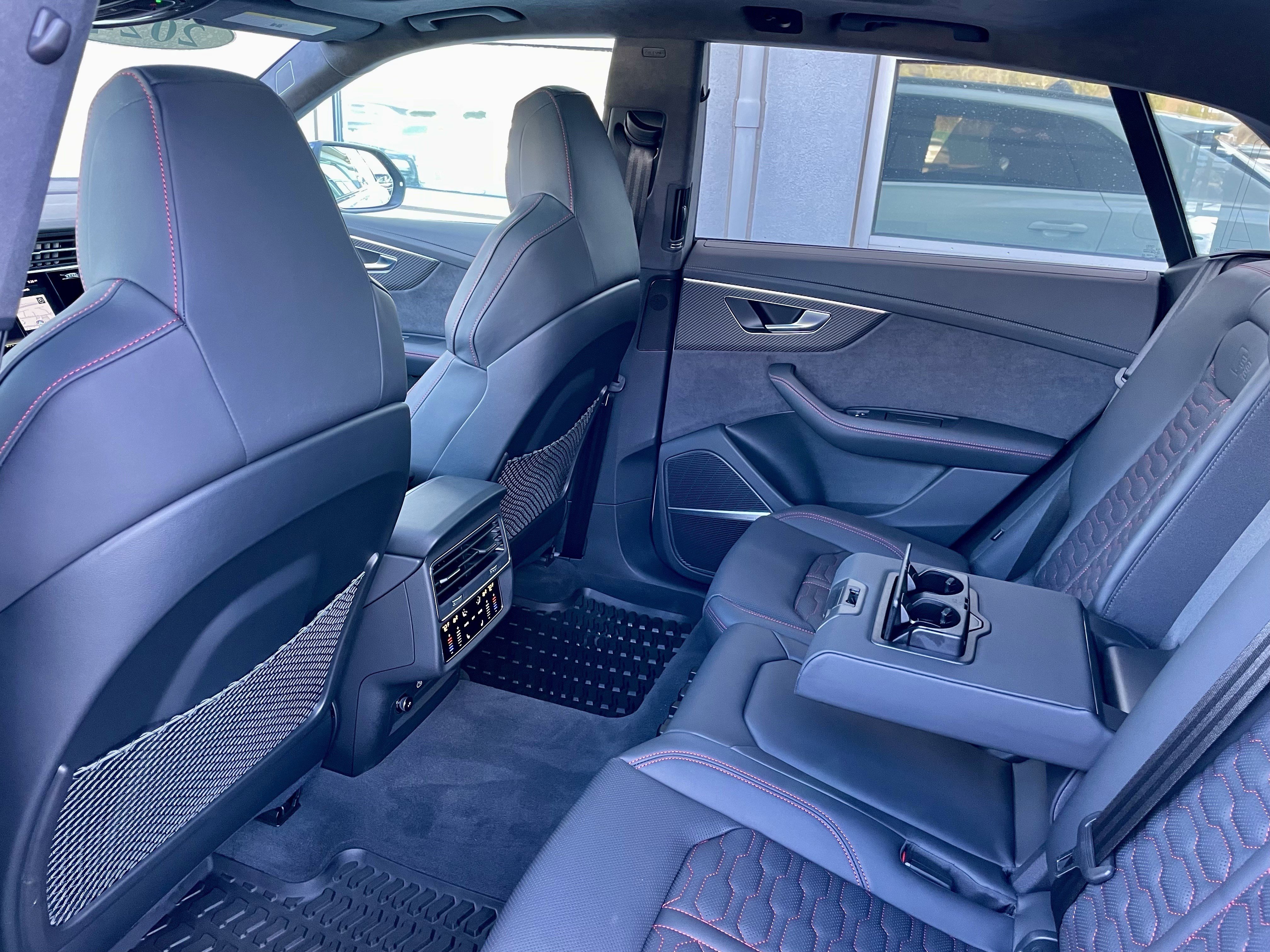 Used 2024 Audi RS Q8 4.0T image 30