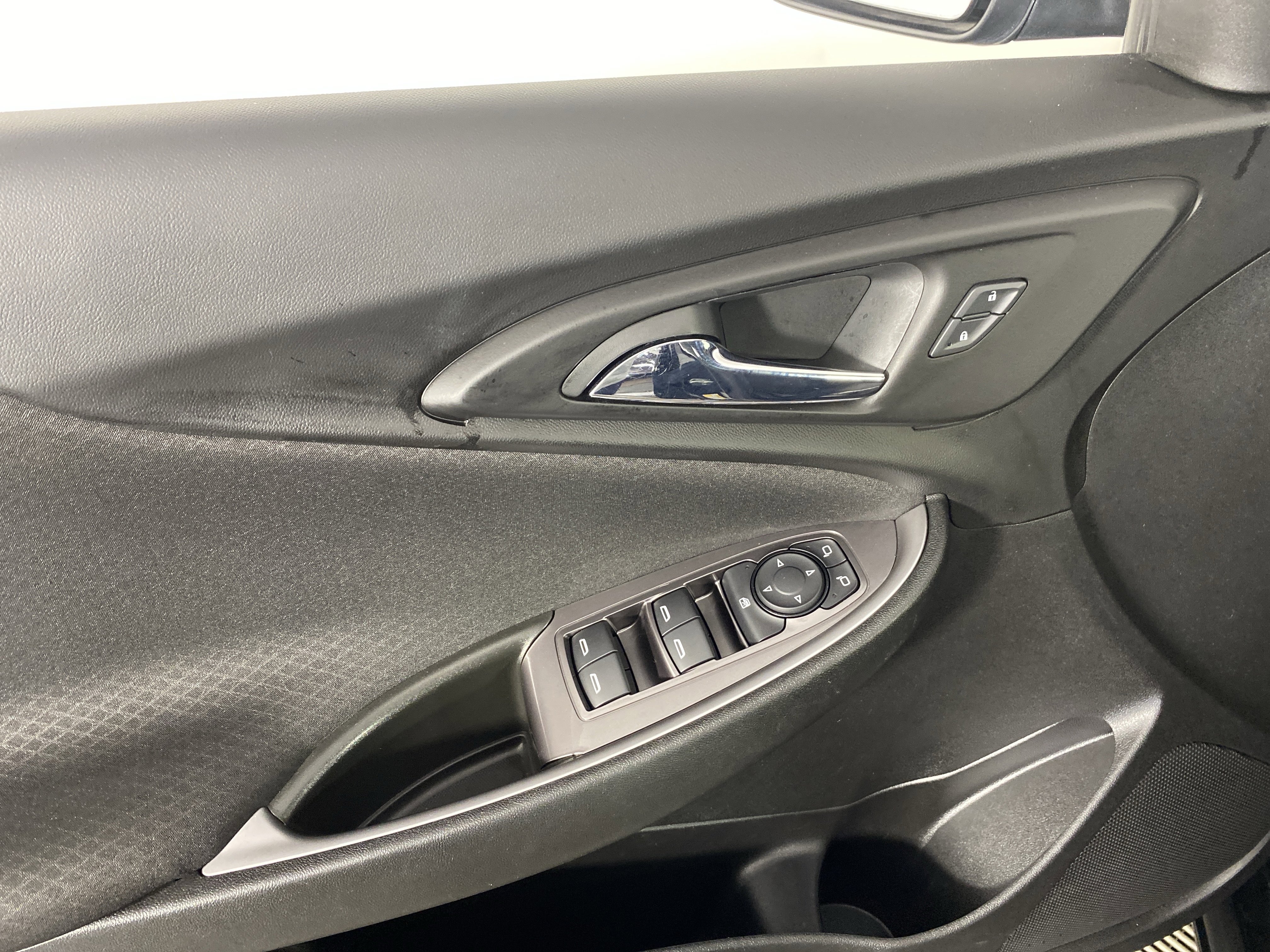 Used 2020 Chevrolet Malibu LS FWD image 11