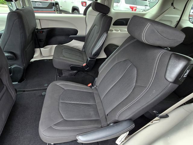 Certified 2024 Chrysler Voyager LX image 24