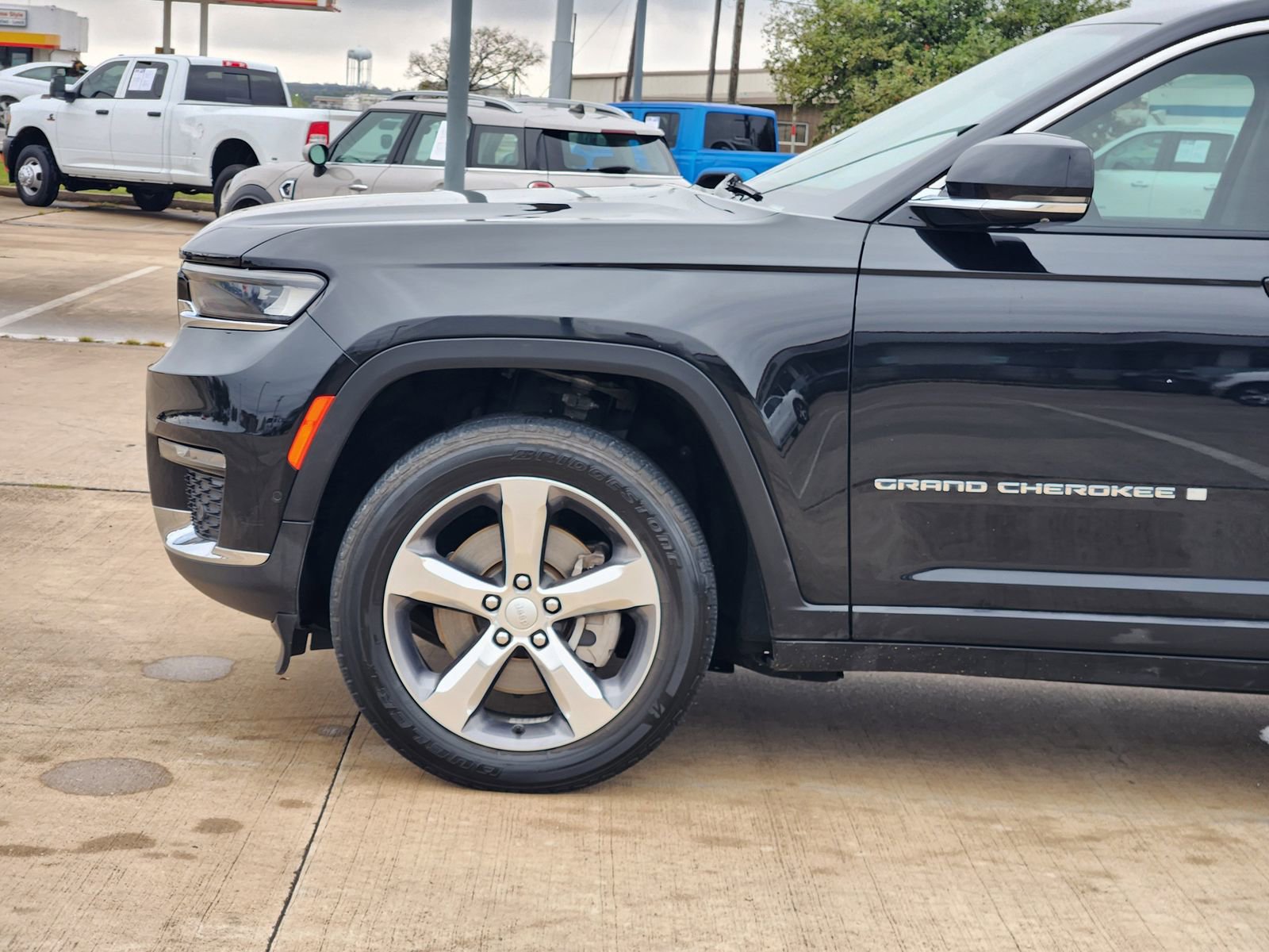 Used 2021 Jeep Grand Cherokee L Limited w/ Luxury Tech Group II image 11