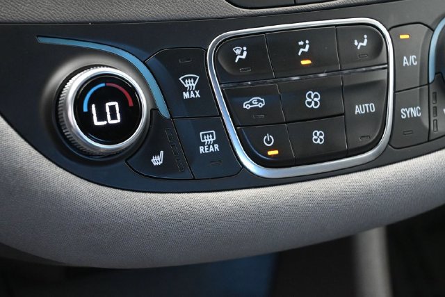 Used 2025 Chevrolet Malibu LT FWD image 24