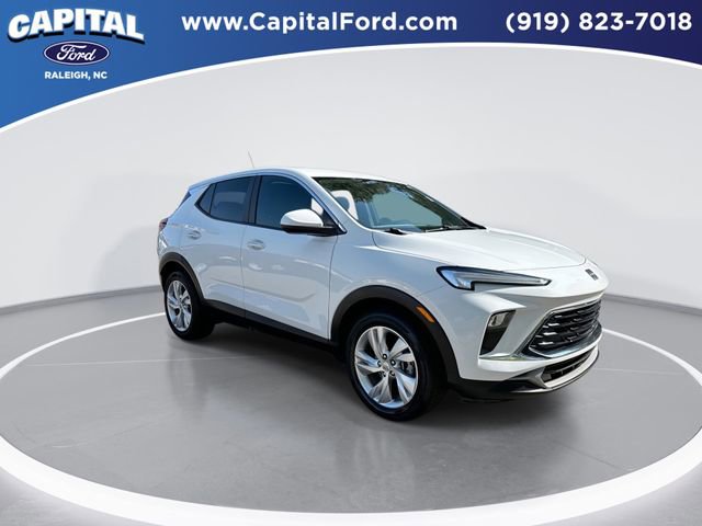 Used 2024 Buick Encore GX Preferred image 2