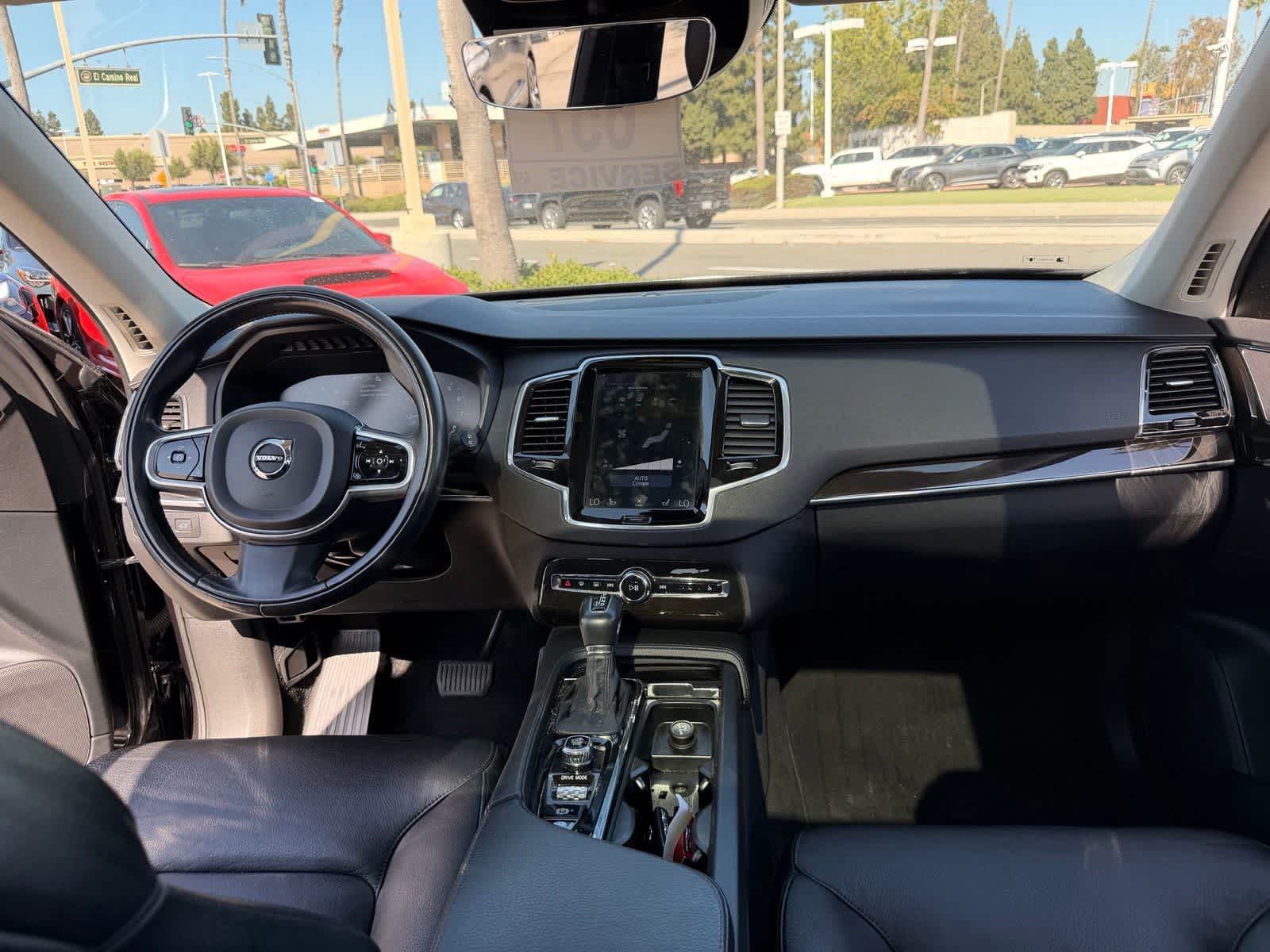 Used 2018 Volvo XC90 T6 Momentum w/ Convenience Package AWD/4WD image 18