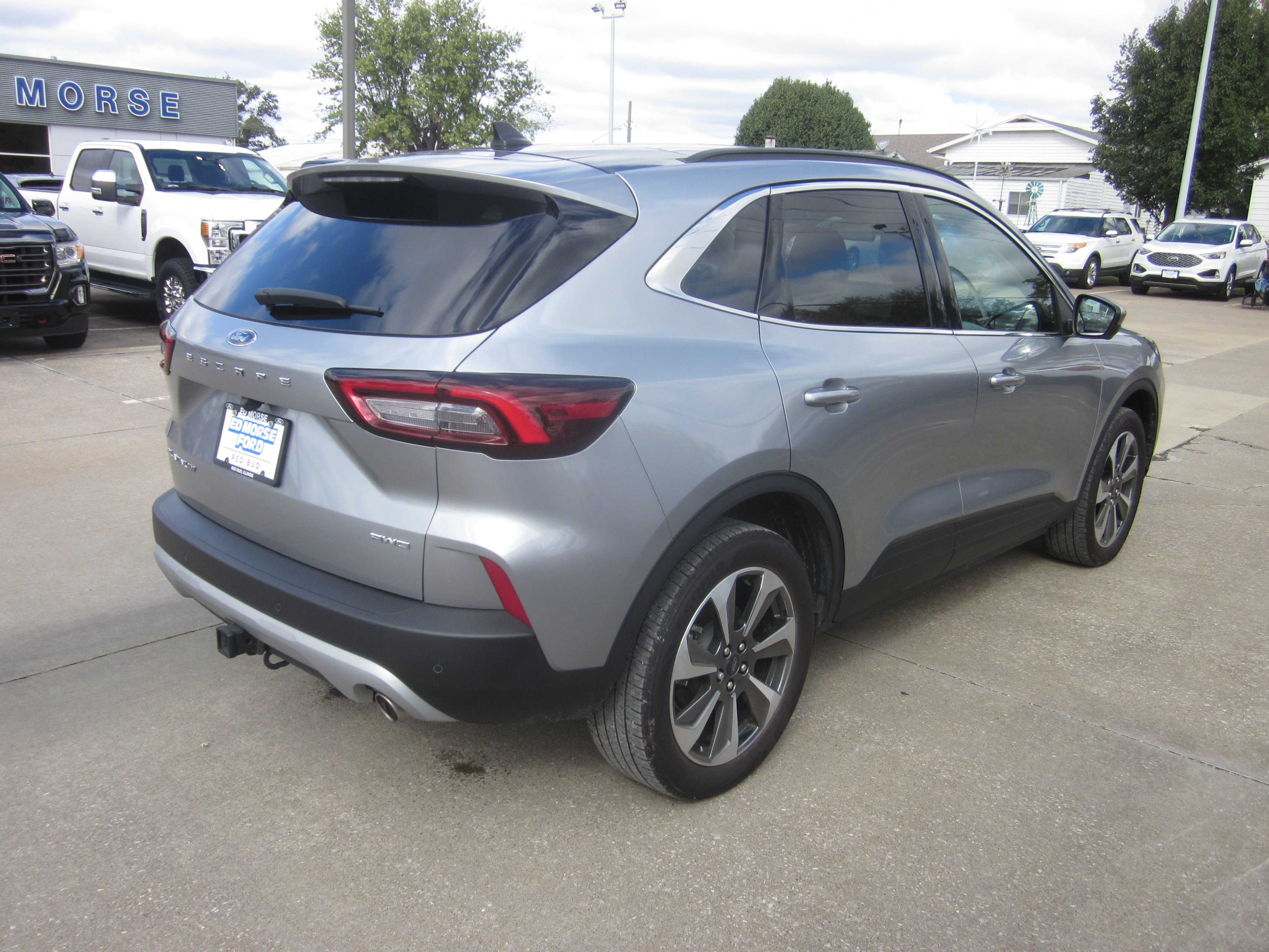 Used 2024 Ford Escape Platinum w/ Class II Trailer Tow Package AWD/4WD image 6