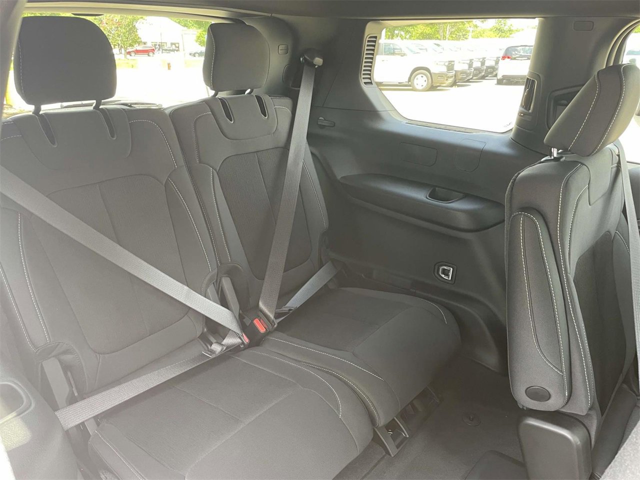 New 2025 Jeep Grand Cherokee L Laredo image 34