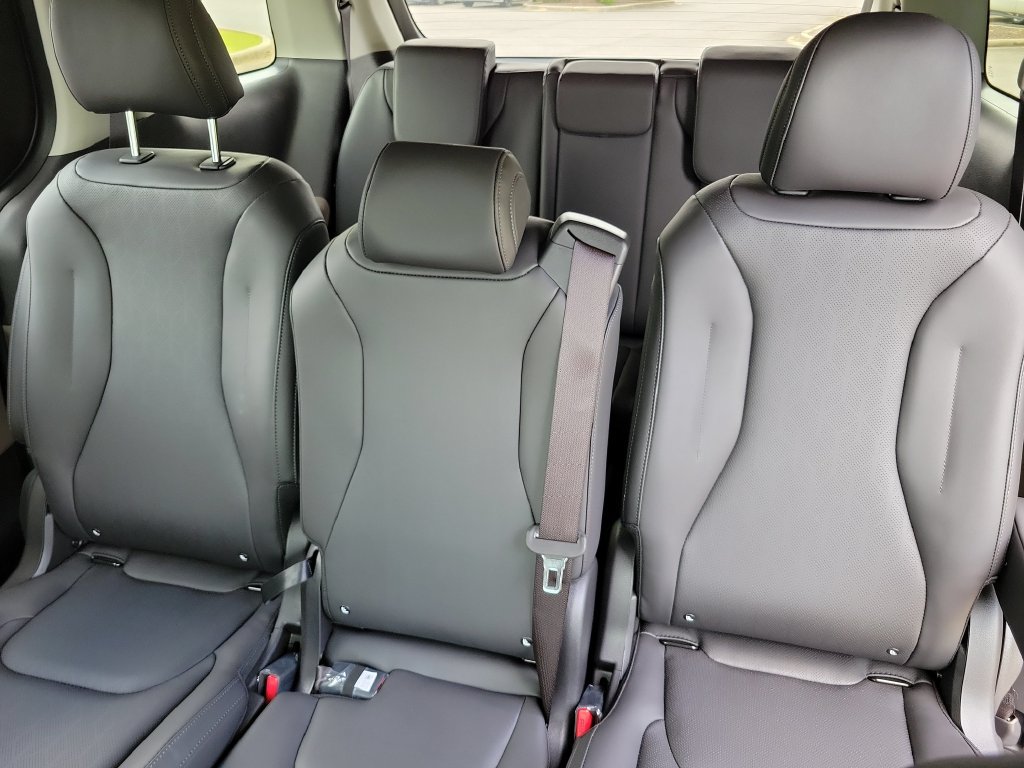 New 2027 Kia Carnival LXS FWD image 14