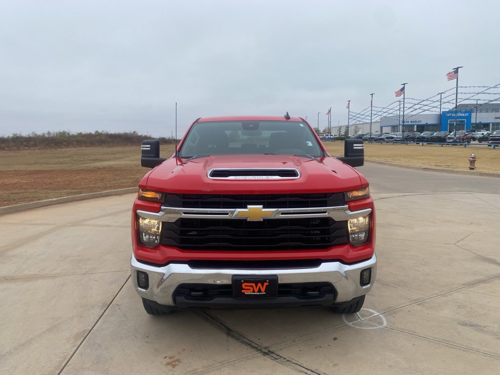 Used 2024 Chevrolet Silverado 2500 LT image 2
