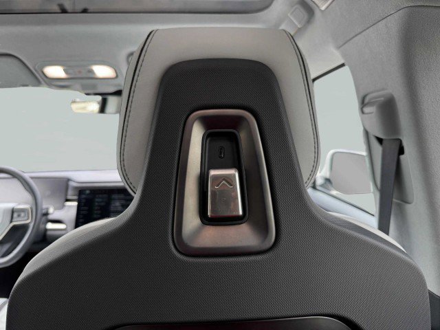 Used 2024 Rivian R1S Adventure image 49