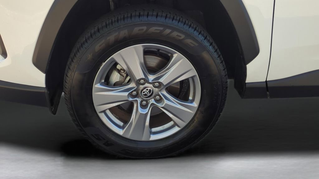 Used 2024 Toyota RAV4 XLE FWD image 26