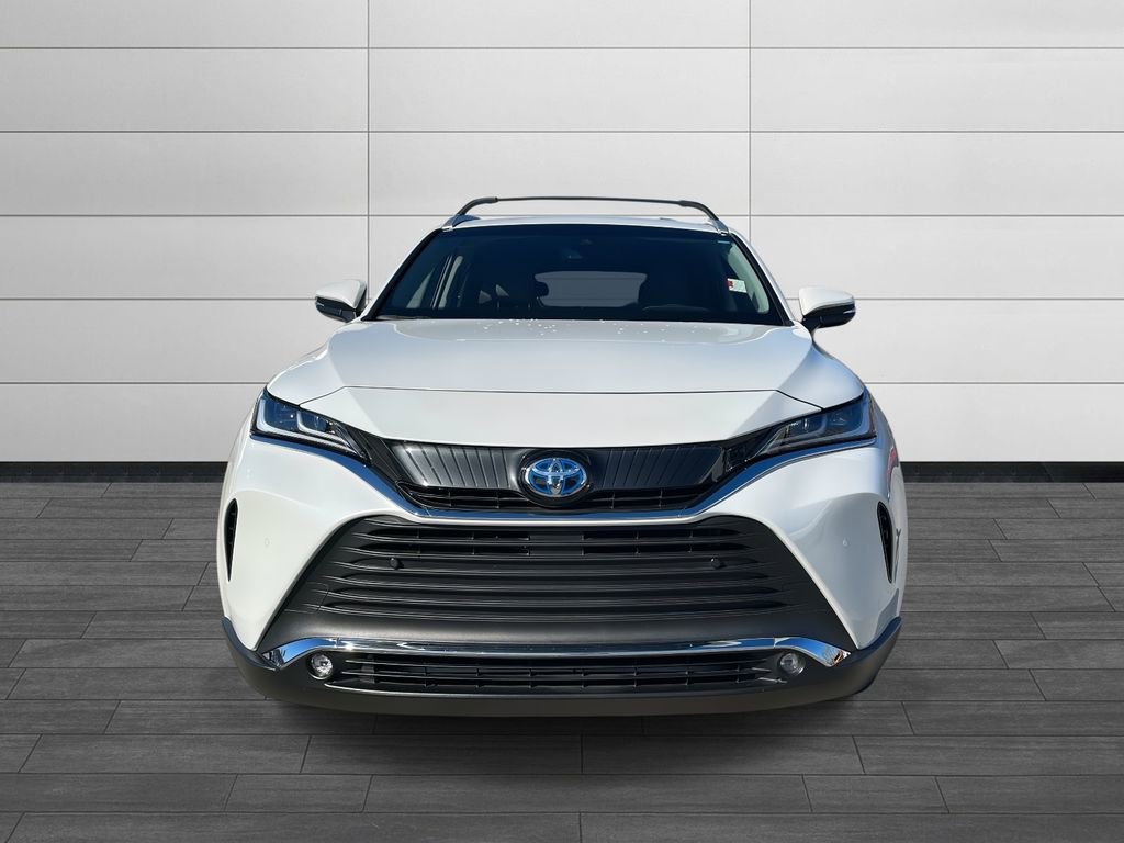 Used 2024 Toyota Venza XLE image 8