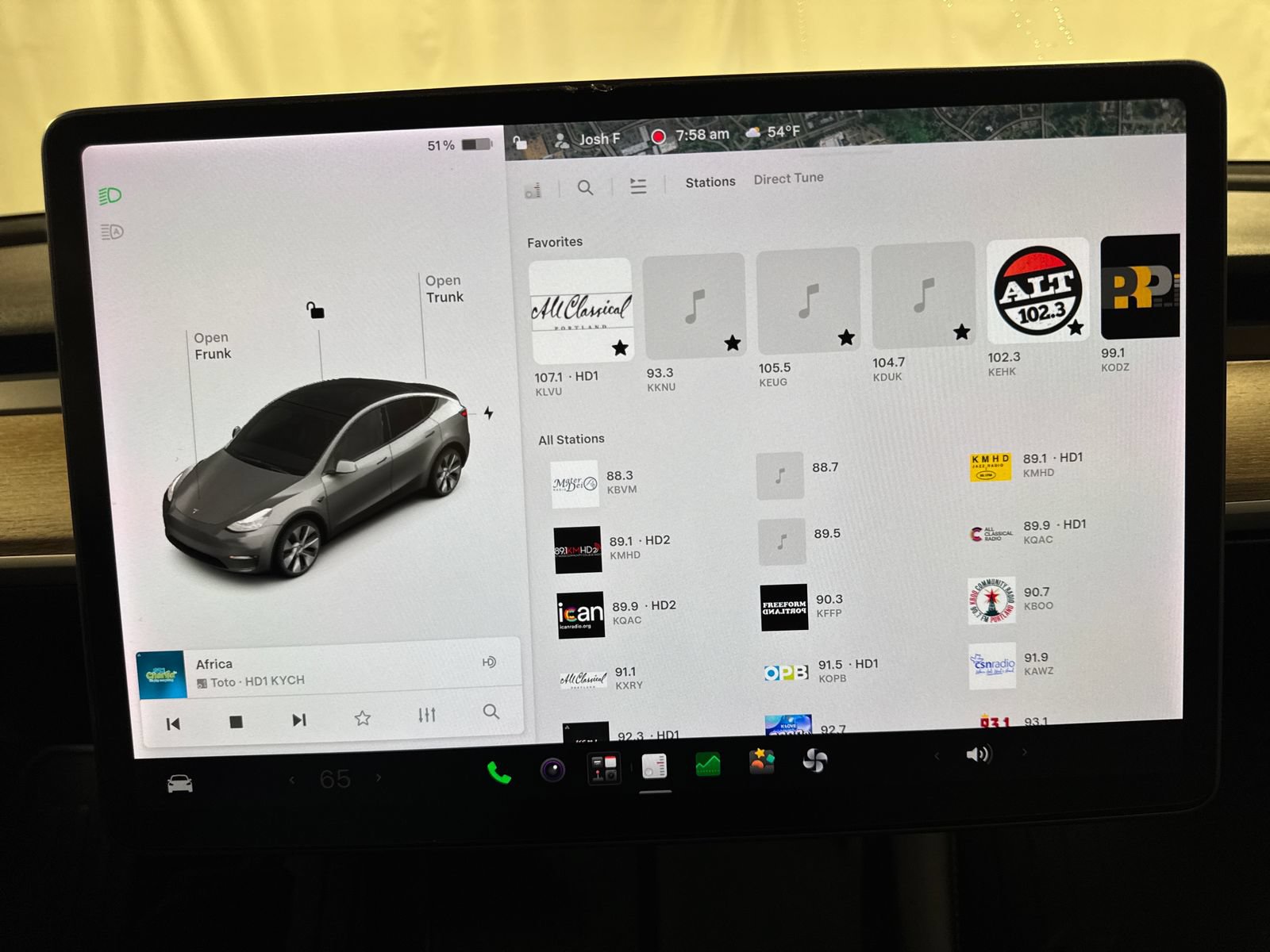 Used 2021 Tesla Model Y Long Range AWD/4WD image 19