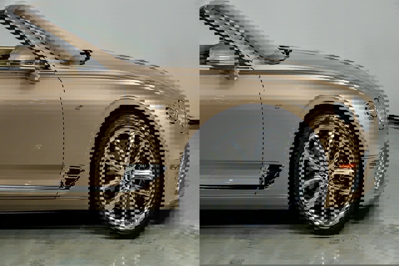 Used 2021 Bentley Continental GT image 15