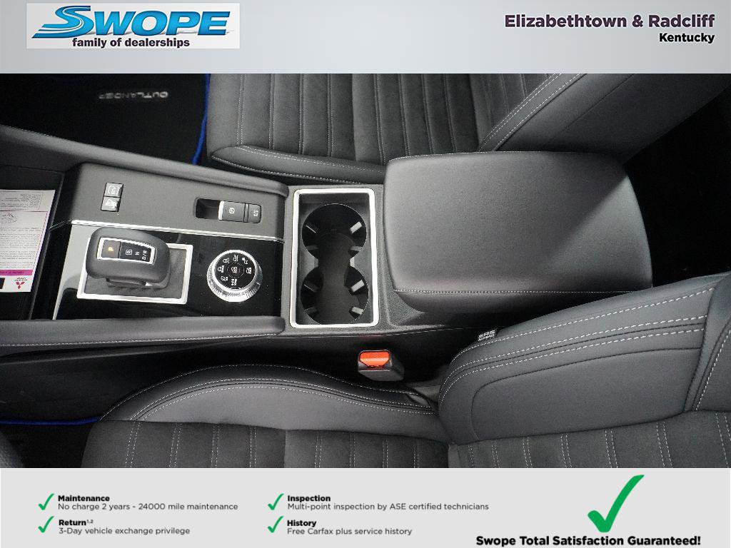 New 2025 Mitsubishi Outlander SE image 24