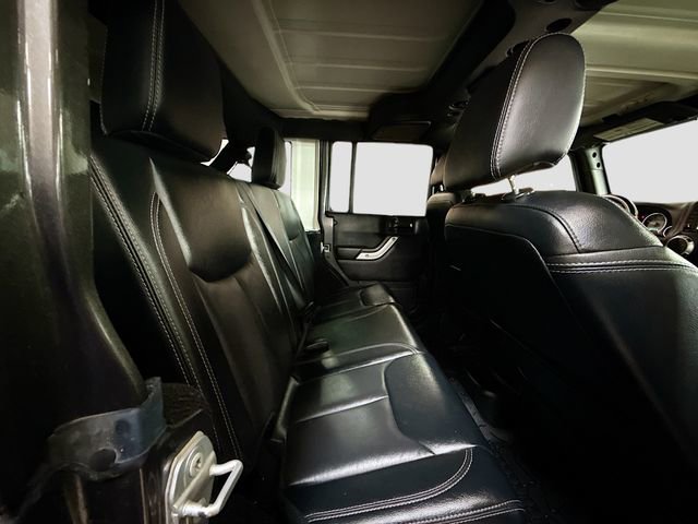 Used 2017 Jeep Wrangler Unlimited Rubicon w/ Connectivity Group image 25