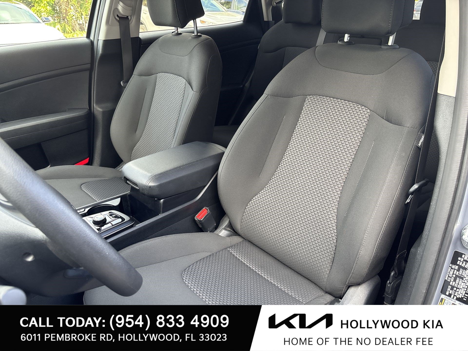 Used 2025 Kia Sportage LX FWD image 13
