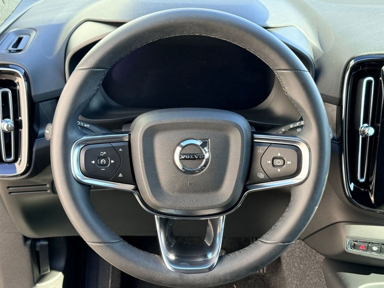 Certified 2023 Volvo XC40 Recharge Ultimate image 15