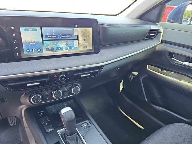 Used 2025 Nissan Kicks SV FWD image 23