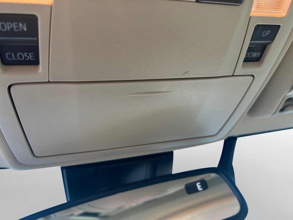 Used 2018 Toyota Avalon XLE Premium w/ Carpet Mat Package FWD image 26