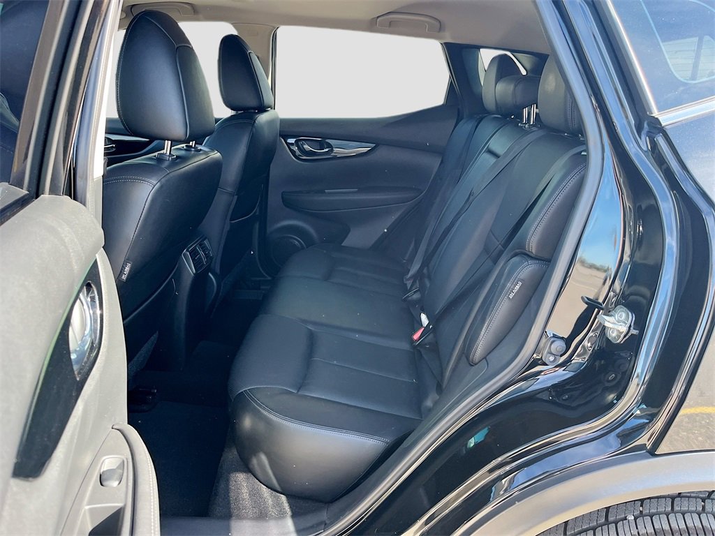 Used 2021 Nissan Rogue Sport SL w/ Premium Package image 25