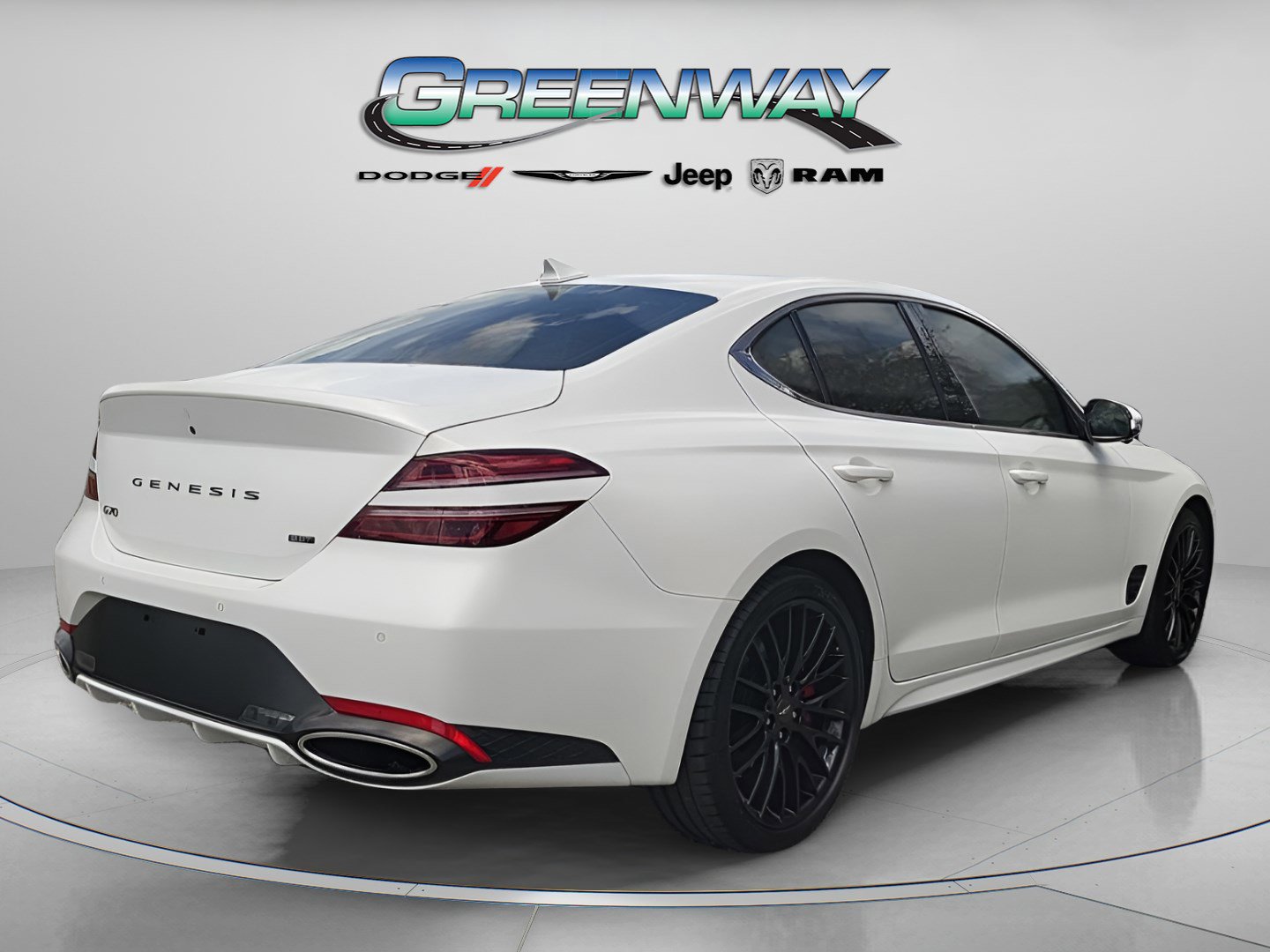 Used 2022 Genesis G70 3.3T Launch Edition image 3
