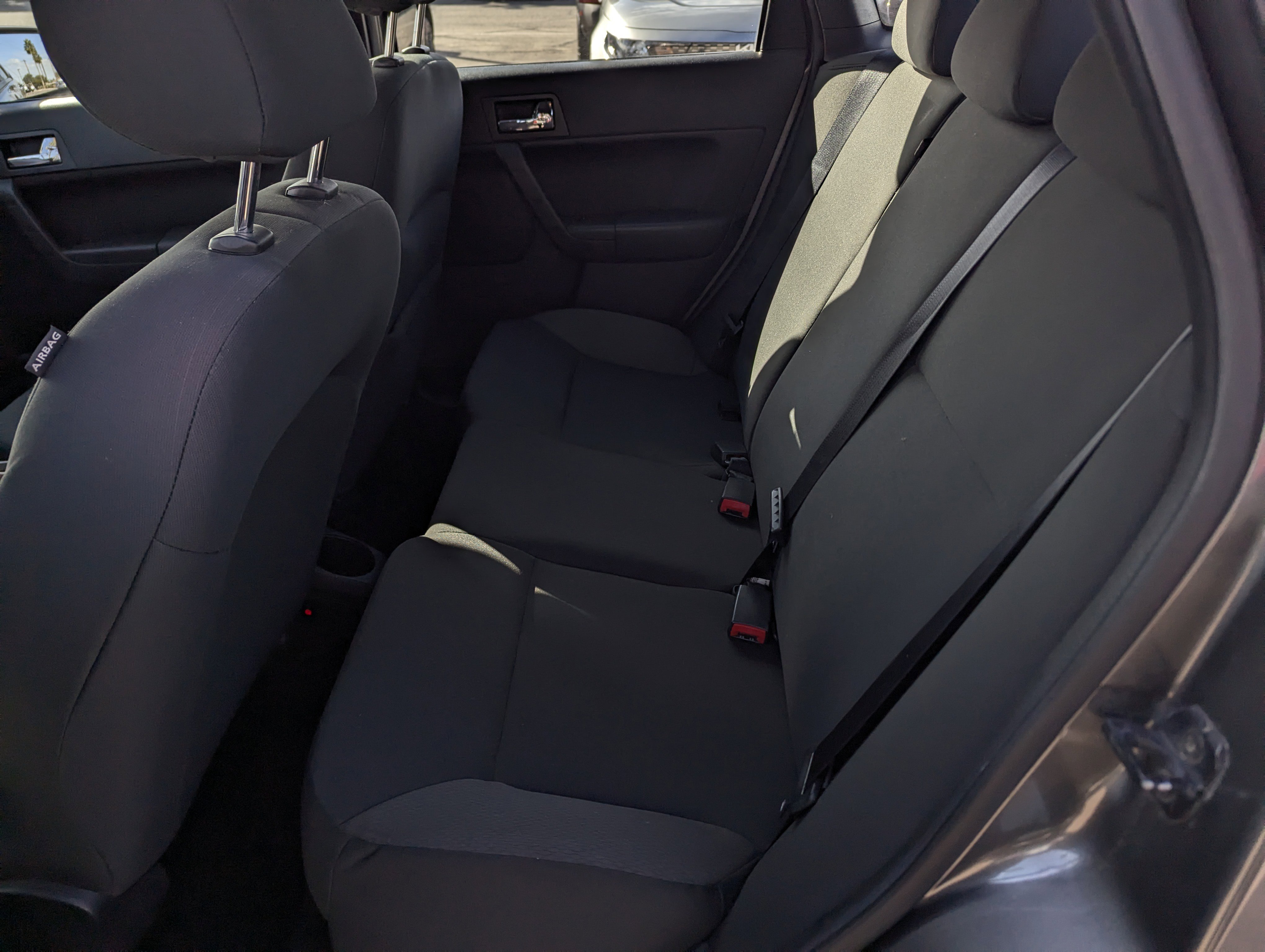 Used 2010 Ford Focus SES image 7