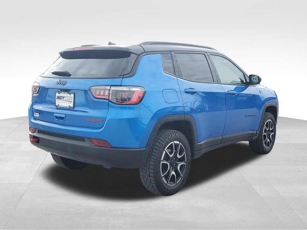 Used 2024 Jeep Compass Trailhawk image 4