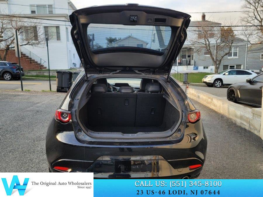 Used 2020 MAZDA MAZDA3 Hatchback w/ Premium Package image 12