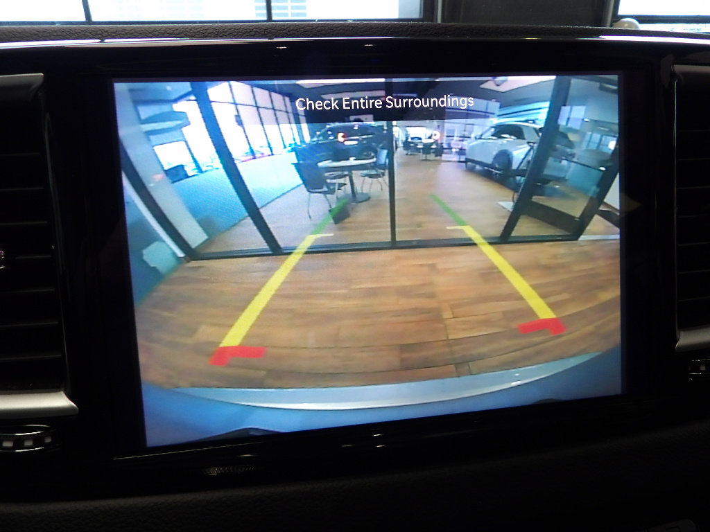 Used 2024 Chrysler Pacifica Touring-L FWD image 37