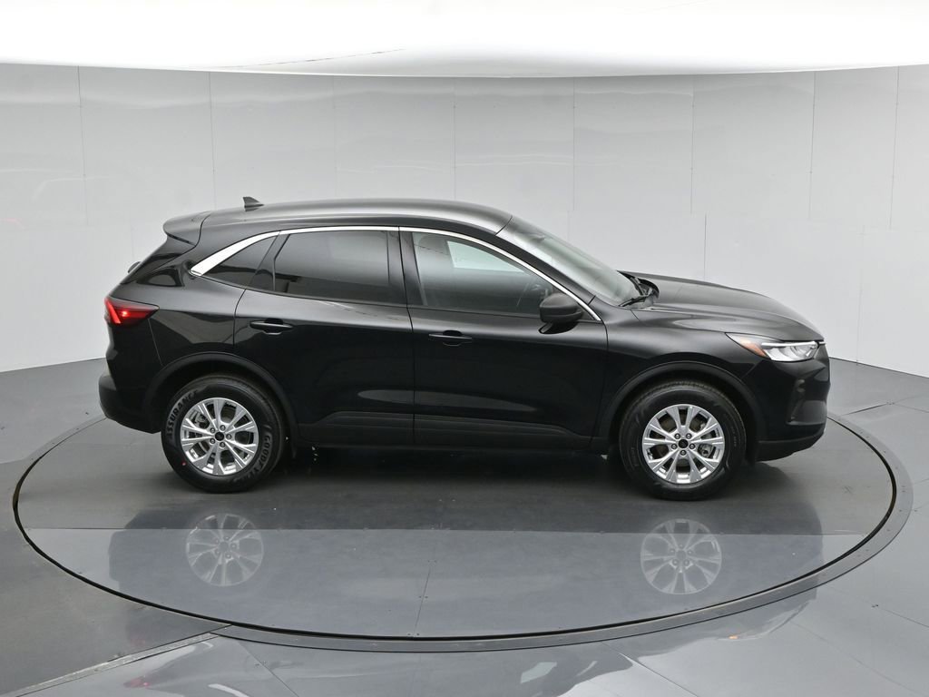 Certified 2023 Ford Escape Active AWD/4WD image 40