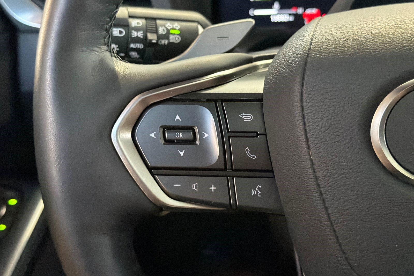 Certified 2025 Lexus GX 550 w/ Cold Area Package AWD/4WD image 29