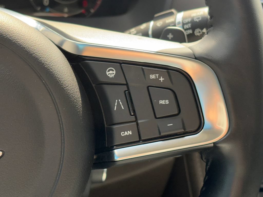 Used 2019 Jaguar F-PACE Portfolio AWD/4WD image 13