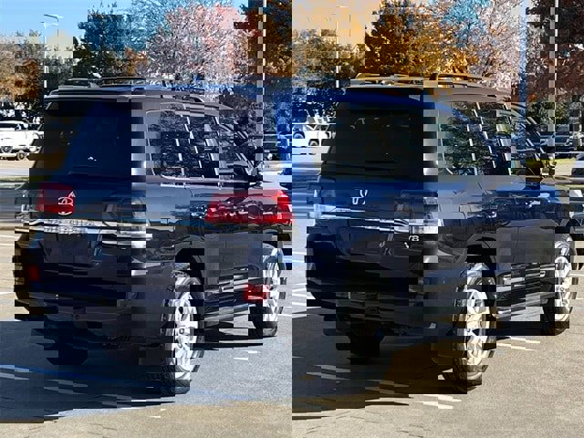 Used 2017 Toyota Land Cruiser image 3