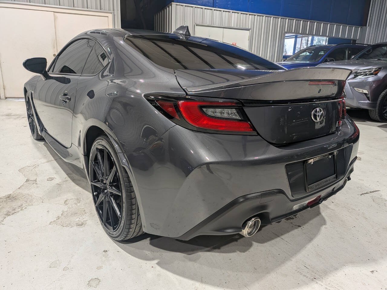 Used 2024 Toyota GR86 Premium RWD image 3