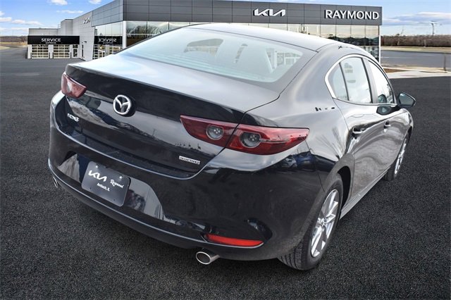 Used 2021 MAZDA MAZDA3 s image 3