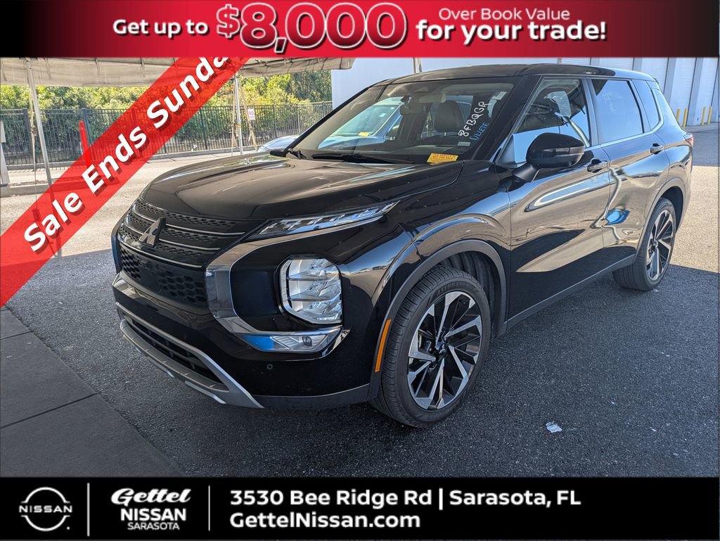 Used 2024 Mitsubishi Outlander SE image 1