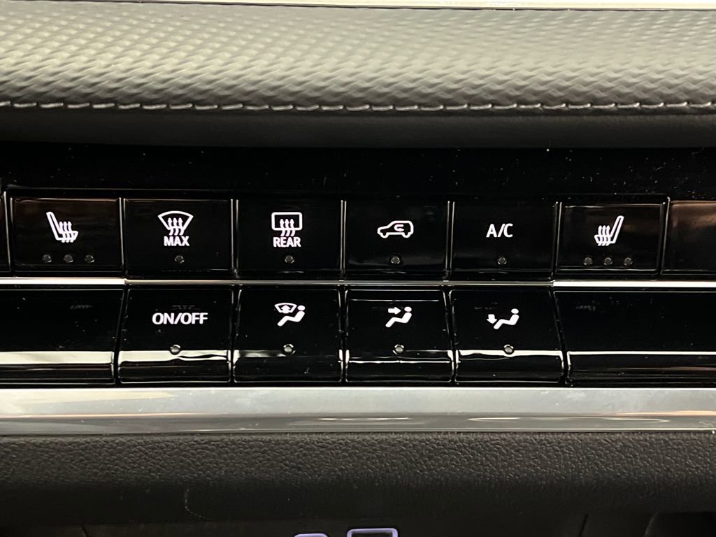 Used 2026 Chevrolet Equinox LT FWD image 46