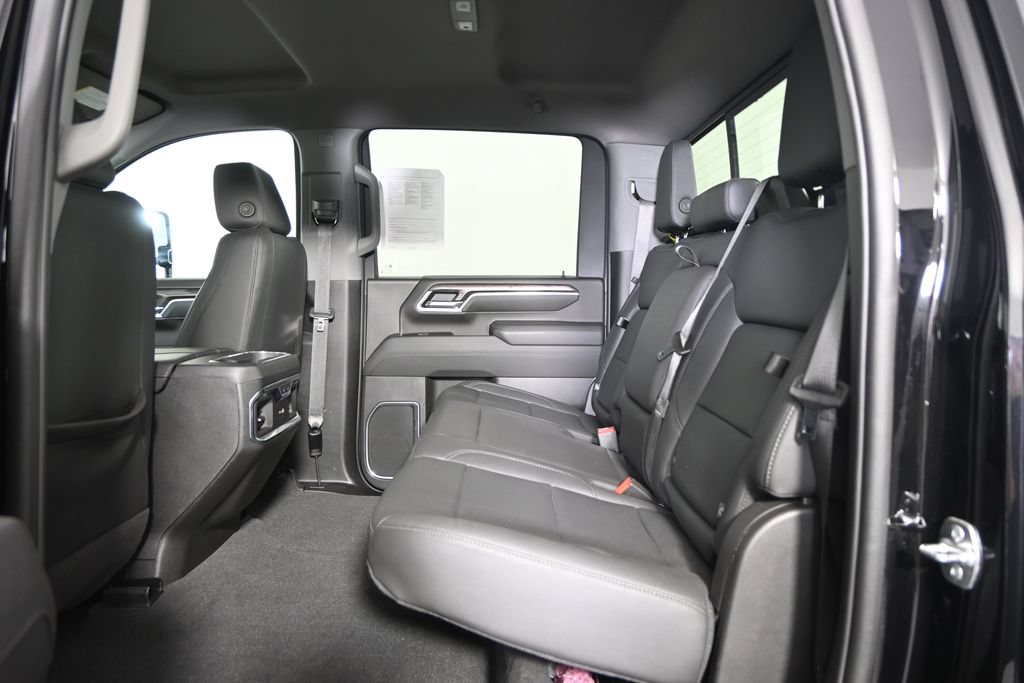 Used 2025 Chevrolet Silverado 3500 LTZ w/ LTZ Convenience Package AWD/4WD image 17