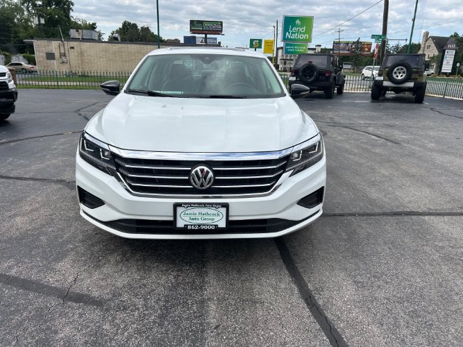 Used 2022 Volkswagen Passat 2.0T FWD image 8