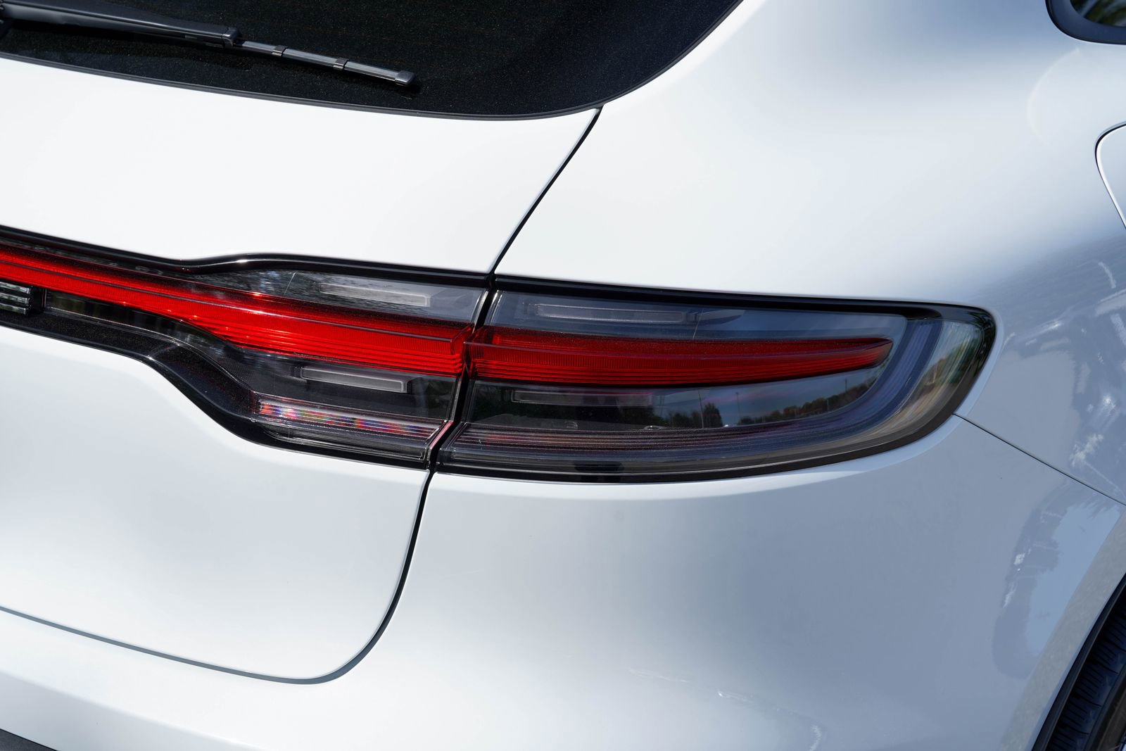 Certified 2025 Porsche Macan image 14