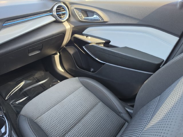 Certified 2026 Chevrolet Trax LT FWD image 18