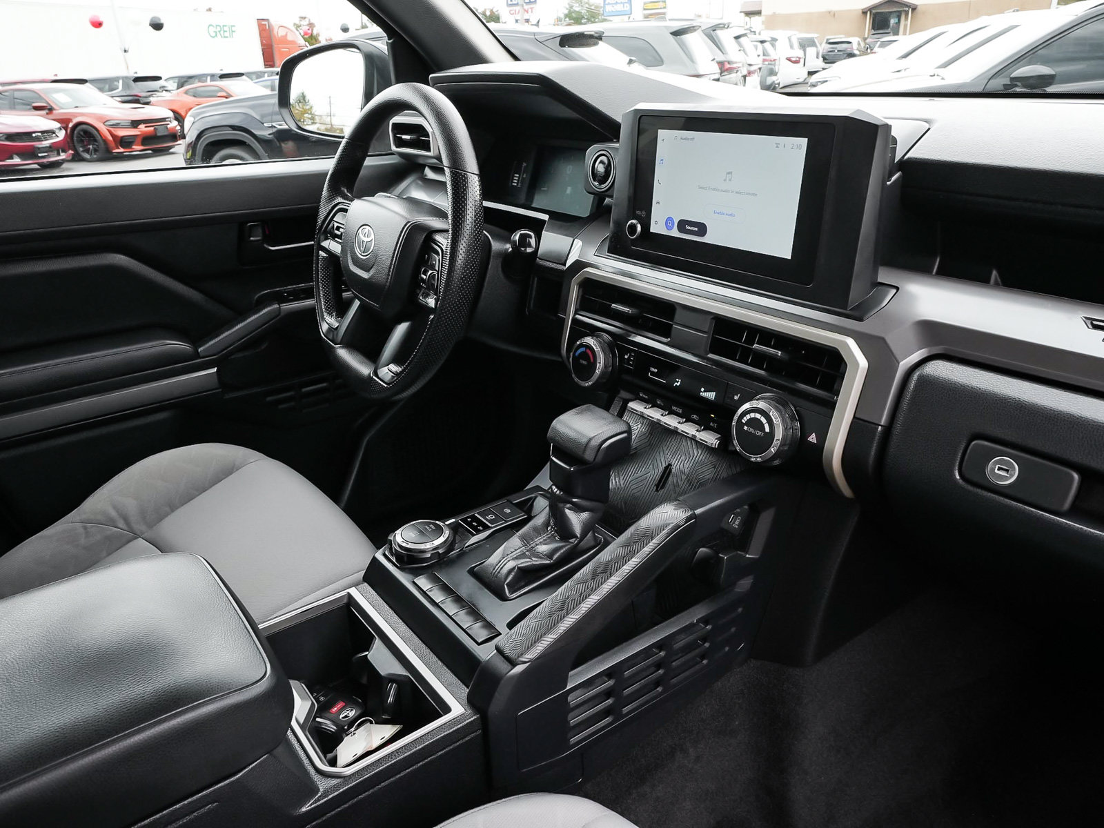 Used 2024 Toyota Tacoma SR5 AWD/4WD image 39