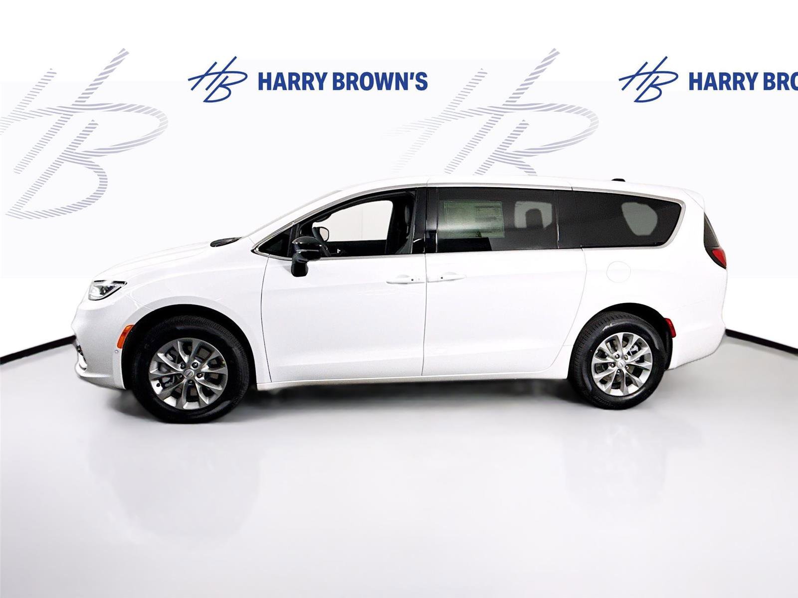 New 2026 Chrysler Pacifica Select image 26